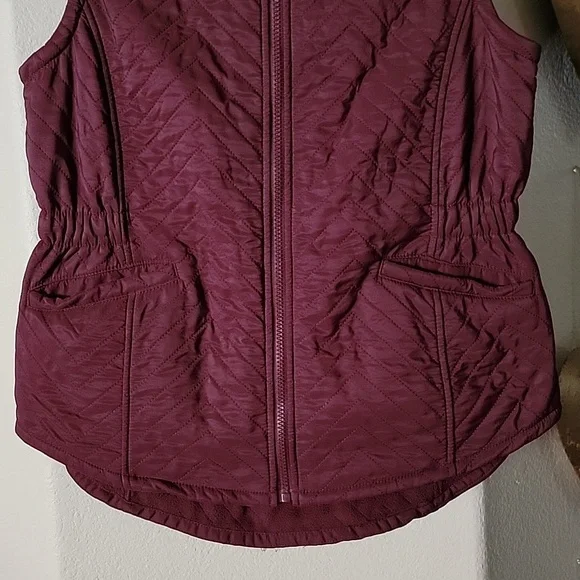 BLUE MOUNTAIN Lightweight  Stretch Waist Puffer Zip Vest Burgundy size S - Picture 2 of 10